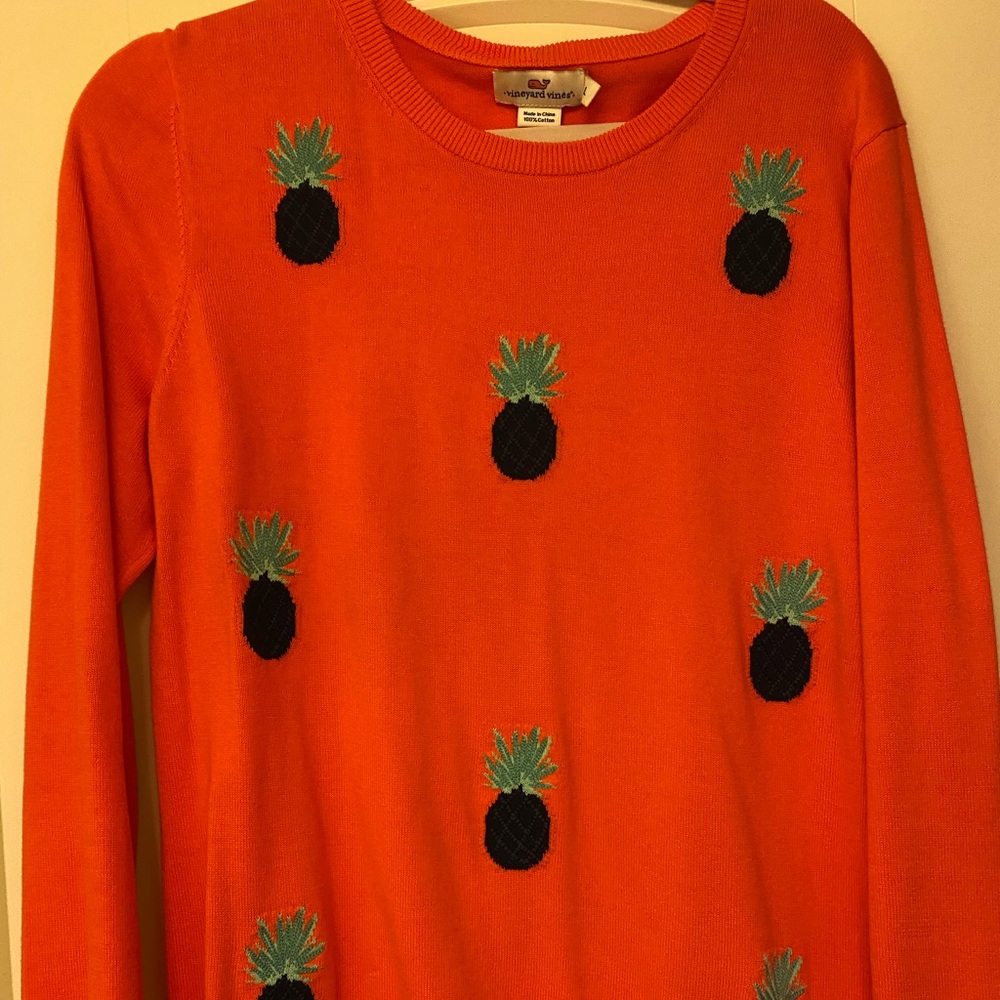 New Large Vineyard Vines Sweater